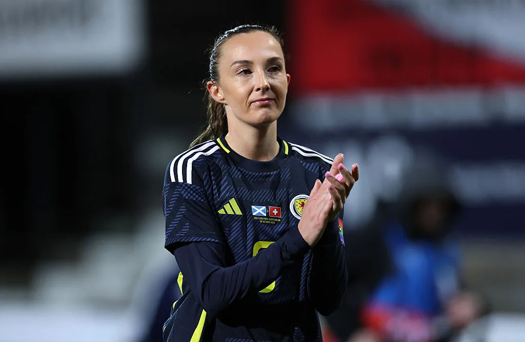 Caroline Weir também é capitã da Seleção da Escócia - Foto: Ian MacNicol/Getty Images