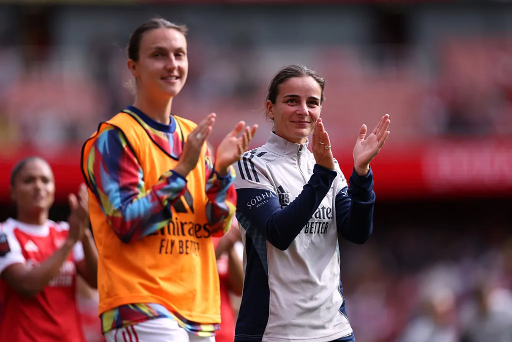 Renée Slegers chegou no Arsenal para ser assistênte, mas assumiu o cargo de treinadora em 2025 - Foto: Justin Setterfield/Getty Images