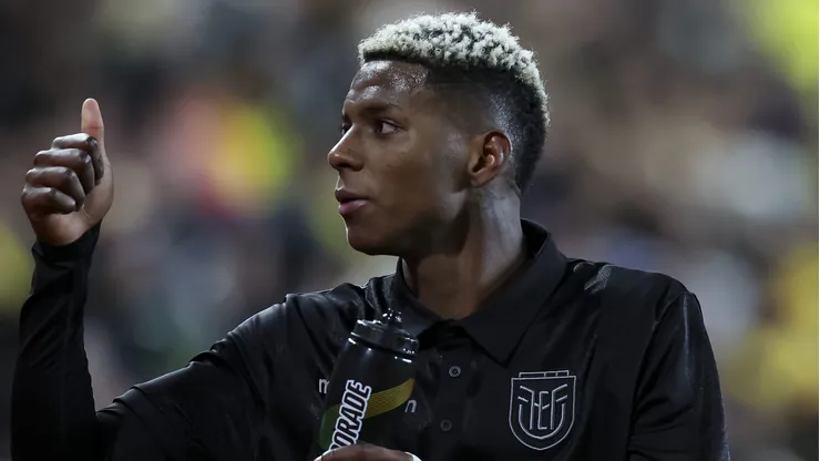 Manchester United mira a contratação de Nilson Angulo. Foto: Ira L. Black/Getty Images