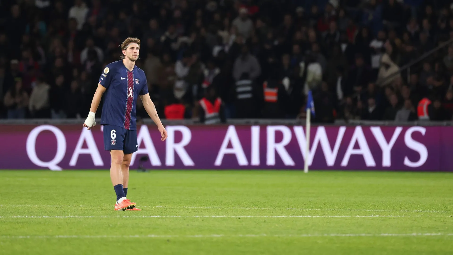 Zabarnyi está fora da escalação do PSG contra o Rennes (foto: Catherine Steenkeste/Getty Images)