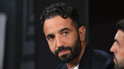 Diretoria do Manchester United mantém confiança no trabalho de Ruben Amorim, mesmo com a pressão da torcida (Foto: David Ramos/Getty Images)