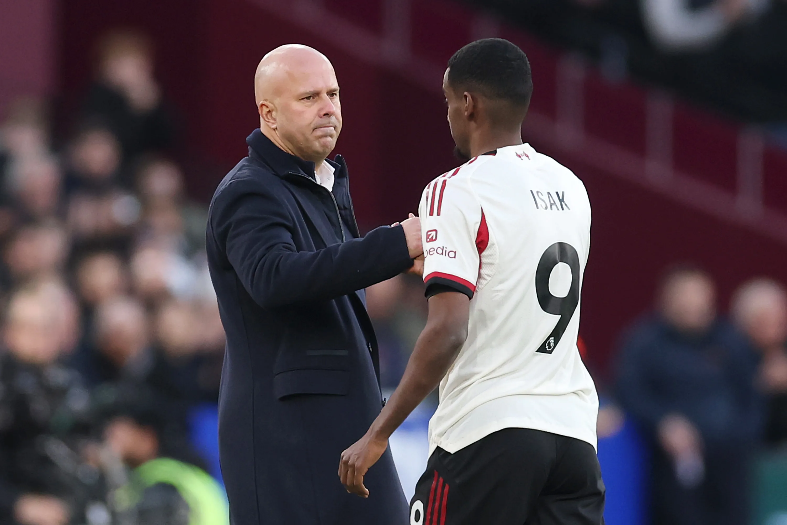 Isak sabe que o momento não é bom (Foto: Alex Pantling/Getty Images)