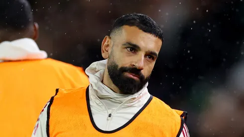 Slot explica Salah no banco do Liverpool pela terceira vez: “Cabe a mim escolher”. (Photo by Molly Darlington/Getty Images)