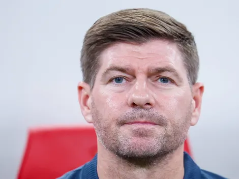 Liverpool sonda Gerrard para o lugar de Arne Slot