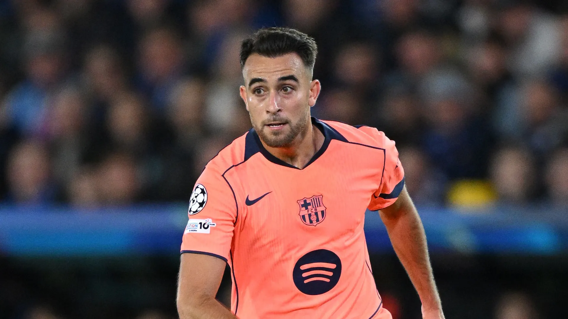 Eric García correndo durante jogo do Barcelona