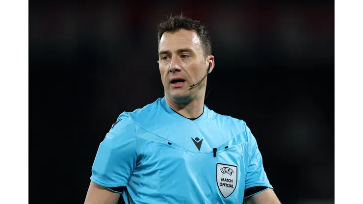 UEFA define arbitragem para a primeira metade de jogos da sexta rodada da Champions League. (Foto: Justin Setterfield/Getty Images)
