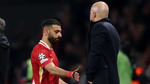 Salah e Arne Slot, do Liverpool. (Foto: Julian Finney/Getty Images)