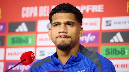 Ronald Araujo, do Barcelona. (Foto: Fran Santiago/Getty Images)