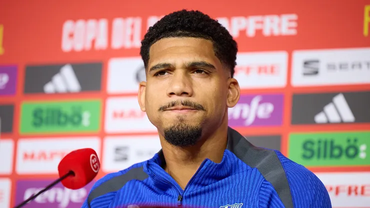 Ronald Araujo, do Barcelona. (Foto: Fran Santiago/Getty Images)