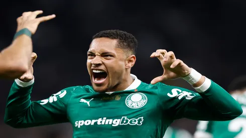 Vitor Roque, do Palmeiras, comemora gol contra o Corinthians – Miguel Schincariol/Getty Images