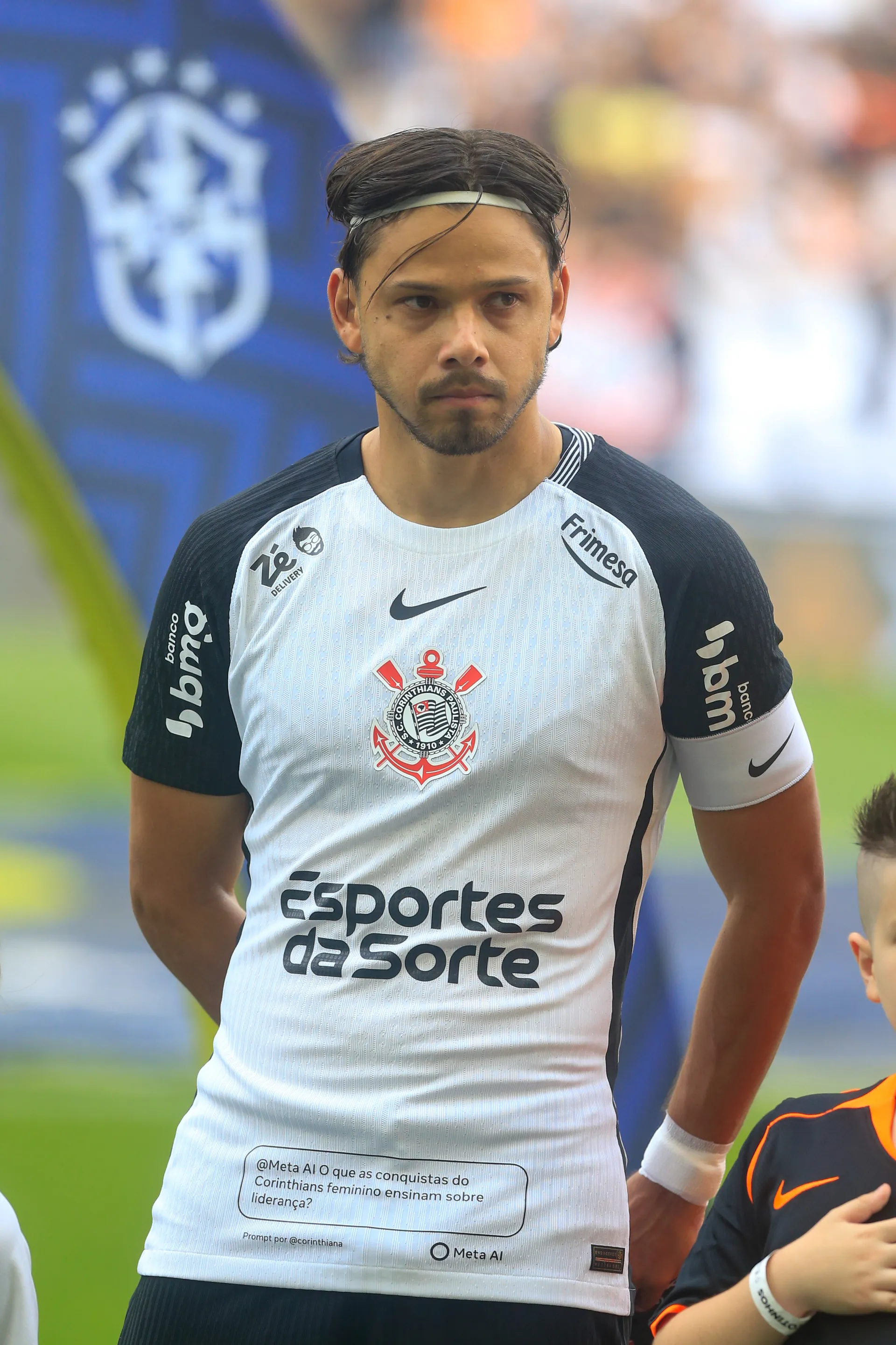 Os jogadores carregaram a mensagem na parte de baixo da camisa (Foto: Fernando Roberto Teixeira)