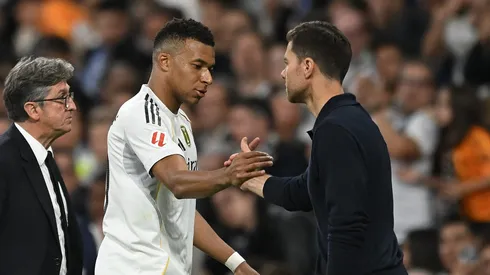 Real Madrid questiona postura de Xabi Alonso com estrelas após vestiário rachar. (Photo by Denis Doyle/Getty Images)