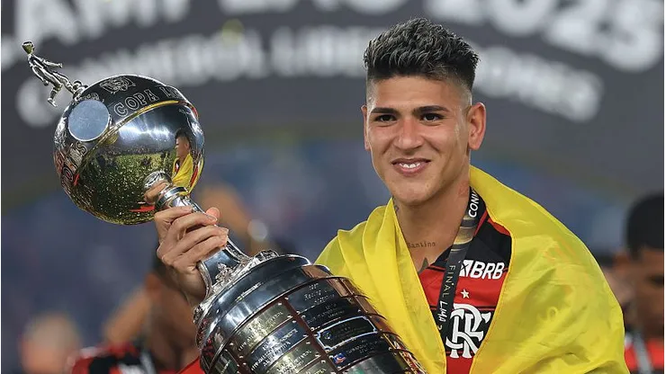 Carrascal se torna alvo de três clubes da Europa e Flamengo define valor para negociação (Foto: Buda Mendes/Getty Images)