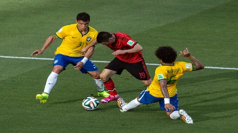Marcelo e Thiago Silva em lance da Copa do Mundo de 2014 contra o México – Miguel Tovar/Getty Images