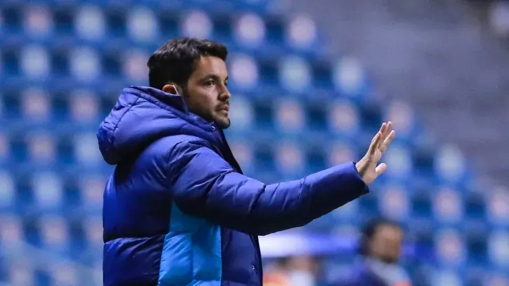 Nicolás Laracamón é o treinador do Cruz Azul (Manuel Velasquez/Getty Images)