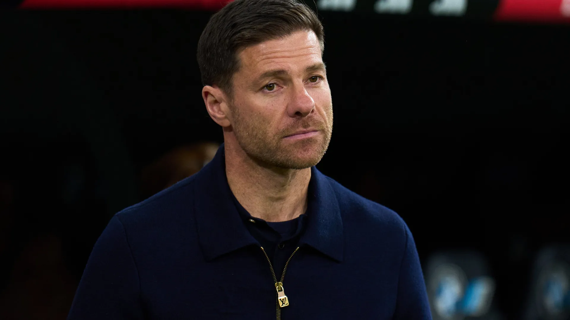 Xabi Alonso aparece com uma cara de poucos amigos durante o jogo entre Real Madrid x Celta