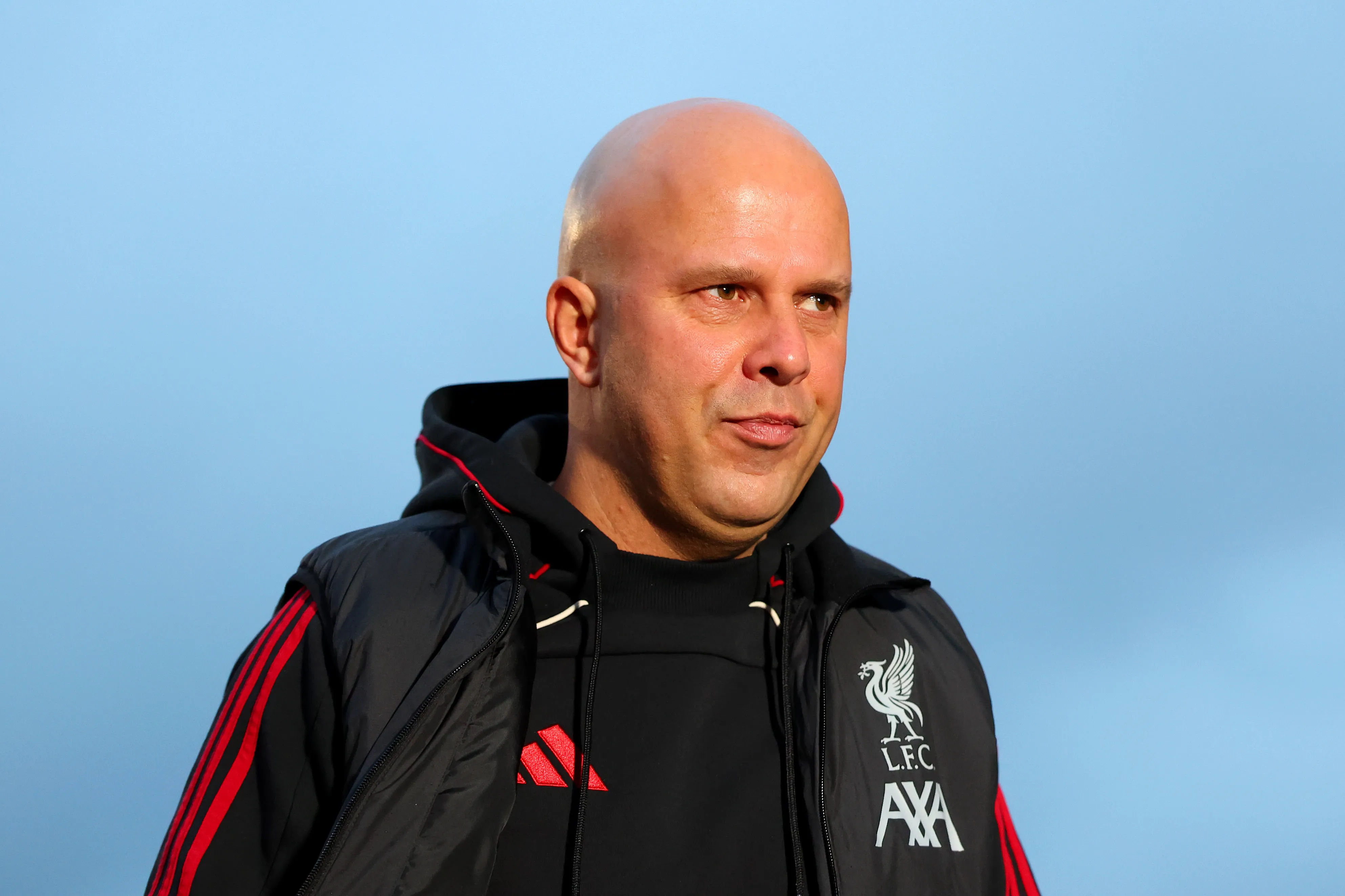 Arne Slot tem futuro incerto no Liverpool (Foto: Molly Darlington/Getty Images)