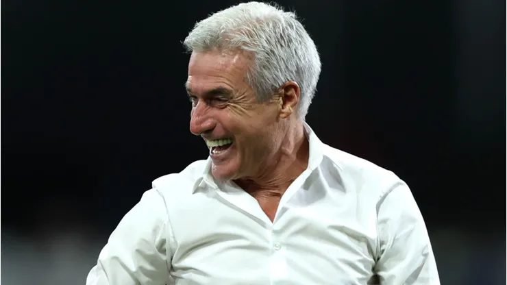 Luís Castro pode implantar o seu estilo de jogo europeu no Grêmio. Foto: Yasser Bakhsh/Getty Images