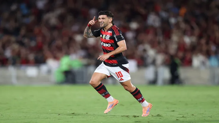 Arrascaeta em ação pelo Flamengo - Lucas Figueiredo/Getty Images
