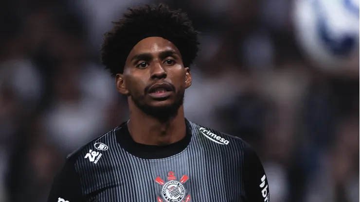 Hugo Souza, do Corinthians, se tornou um alvo do Milan caso clube italiano não renove com seu goleiro, Mike Maignan. Foto: Ettore Chiereguini/AGIF