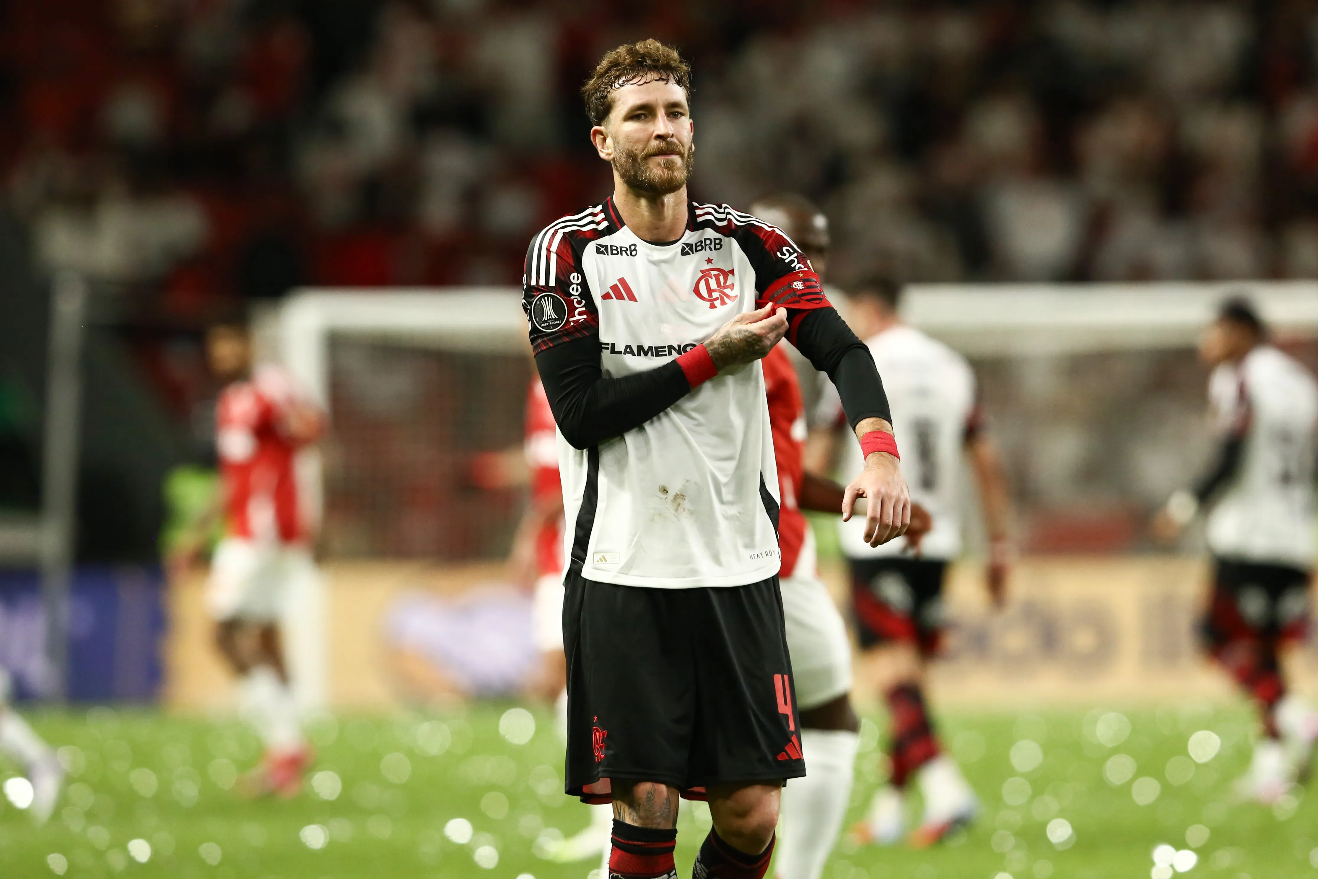 Léo Pereira está em alta no mercado da bola (Foto: Pedro H. Tesch/Getty Images)