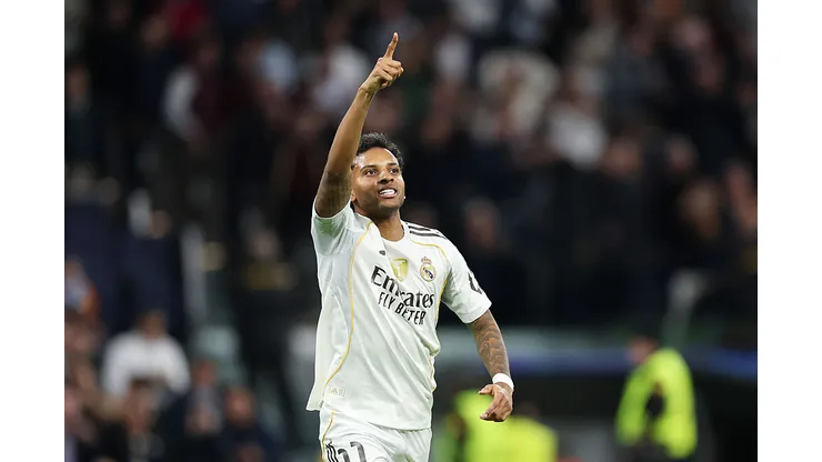 Rodrygo renasce: atacante do Real Madrid ganha força para titularidade contra o Alavés (Photo by Florencia Tan Jun/Getty Images)