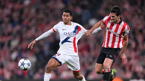 Jogadores do PSG e Athletic em disputa de bola. David Ramos/Getty Images.