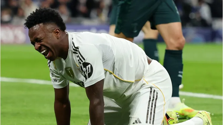 Derrota no Bernabéu: Real Madrid cai para o City e Vinícius Júnior vira alvo de insatisfação da torcida. (Foto: Florencia Tan Jun/Getty Images)
