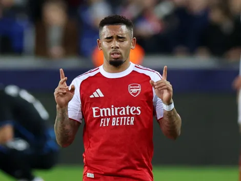 Gabriel Jesus volta ao Arsenal e quase marca após 322 dias afastado