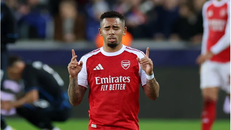 Gabriel Jesus impressiona em retorno ao time do Arsenal após 322 dias sem jogar. (Photo by Dean Mouhtaropoulos/Getty Images)