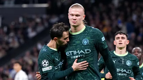 Haaland comemora gol contra o Real Madrid. (Photo by Aitor Alcalde/Getty Images)