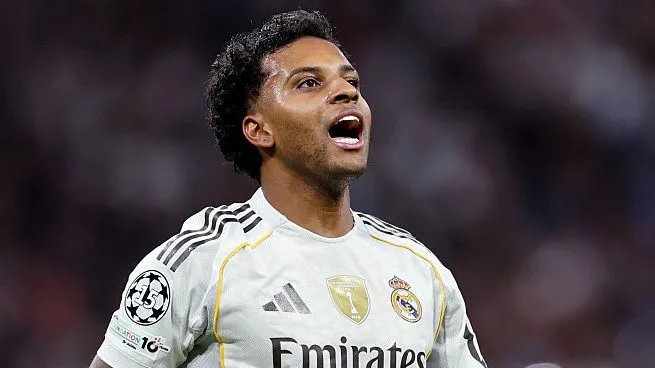 Rodrygo, em campo, gritando