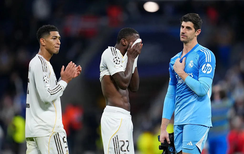 Jude Bellingham, Antonio Ruediger e Thibaut Courtois em derrota do Real Madrid. (Photo by Aitor Alcalde/Getty Images)