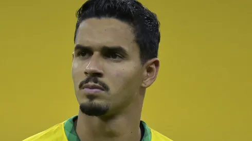 Lucas Veríssimo pode deixar o Catar para assinar com o Atlético Mineiro. (Foto: Pedro Vilela/Getty Images)
