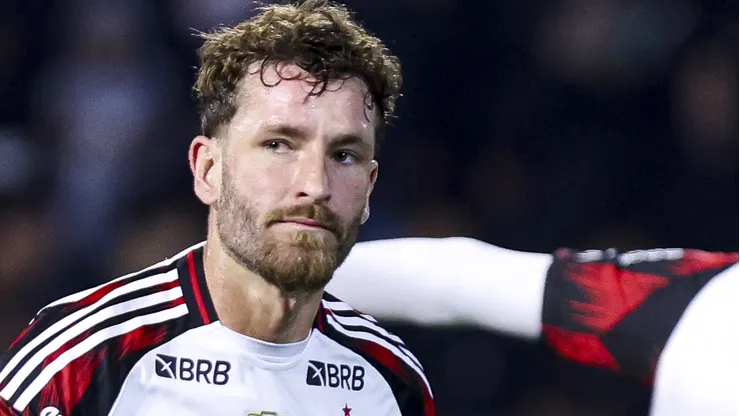 Al Qadsiah quer Léo Pereira, do Flamengo, para jogar com Nacho. (Foto: Ricardo Moreira/Getty Images)