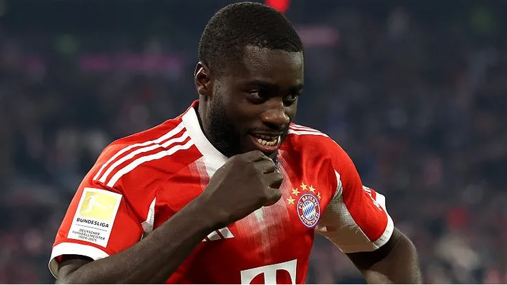 Upamecano, zagueiro do Bayern, é alvo do Real Madrid e apresentou suas exigências para renovar com clube alemão (Foto: Alexander Hassenstein/Getty Images)