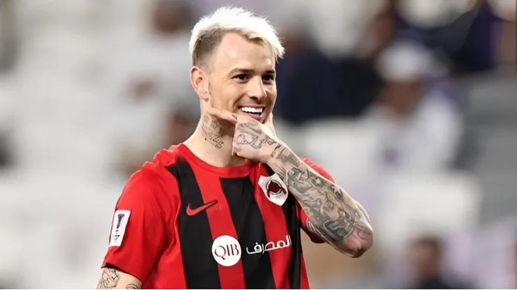 Roger Guedes já foi ligado a alguns clubes brasileiros, mas o Al-Rayyan ativou a opção de prorrogar o contrato do atacante (Foto: Francois Nel/Getty Images)