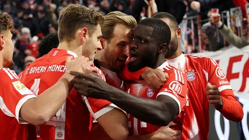 Dayot Upamecano e outros jogadores do Bayern de Munique. Zagueiro é alvo do Manchester City (foto: Alexander Hassenstein/Getty Images)