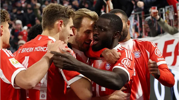 Dayot Upamecano e outros jogadores do Bayern de Munique. Zagueiro é alvo do Manchester City (foto: Alexander Hassenstein/Getty Images)