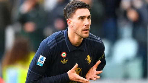 Vlahovic é o novo alvo do Liverpool para substituir Isak. Foto: Valerio Pennicino/Getty Images