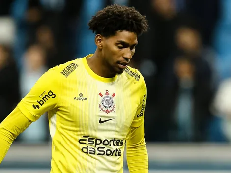 Hugo Souza balança com o interesse do Milan e pode deixar o Corinthians