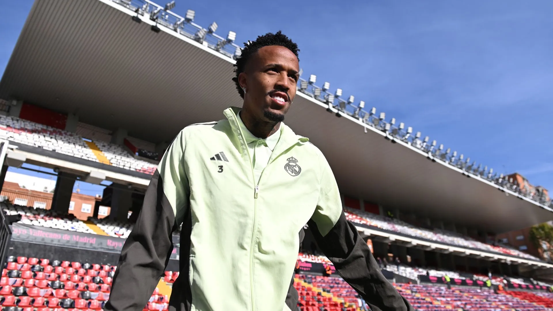 Éder Militão está fora do jogo entre Alavés e Real Madrid (foto: Denis Doyle/Getty Images)
