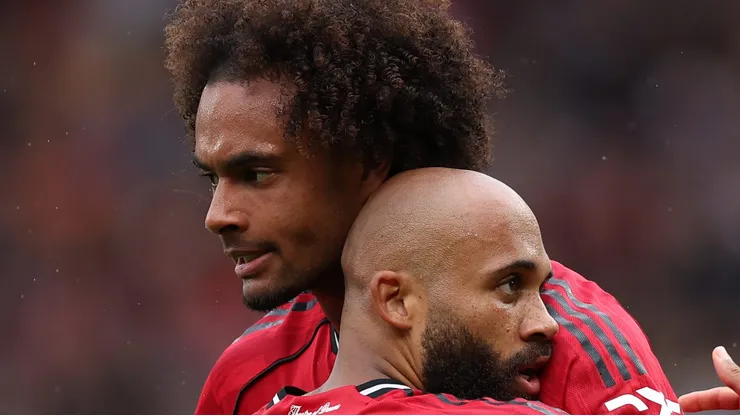 Manchester United pode negociar Joshua Zirkzee com o Milan; Roma lidera a disputa. (Photo by Matt McNulty/Getty Images)