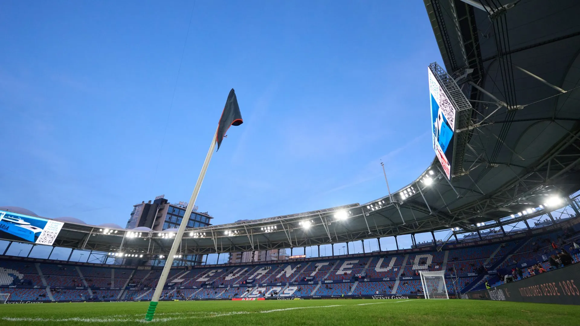 Estádio Ciutat de Valencia sediaria o jogo entre Levante e Villarreal pela La Liga (foto: Mateo Villalba Sanchez/Getty Images)