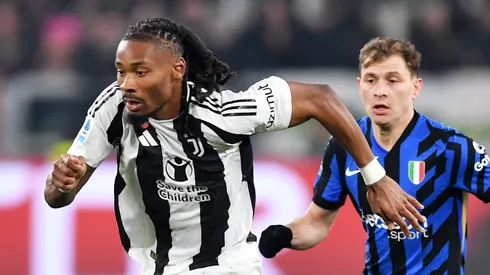 Khéphren Thuram e Nicolò Barella disputam bola. (Photo by Valerio Pennicino/Getty Images)