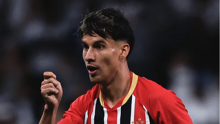 Ferreira pode deixar o São Paulo rumo ao futebol turco - Foto: Ettore Chiereguini/AGIF