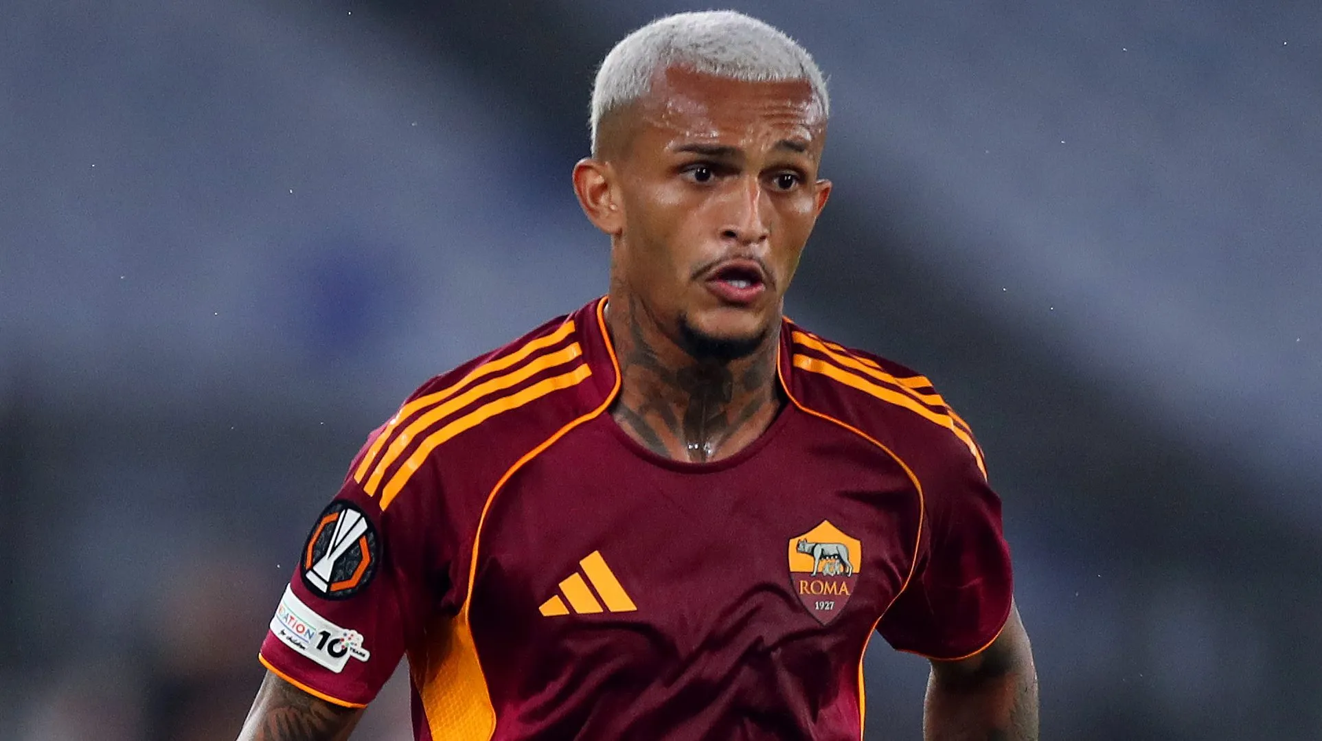 Wesley marca gol da vitória da Roma contra o Como FC. Ele chama atenção do Manchester City, que busca oferta nesta janela, segundo portal –  (Foto:Paolo Bruno/Getty Images)