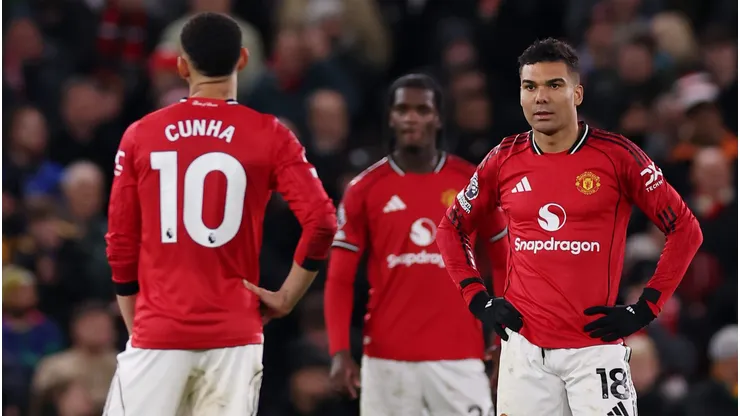 Casemiro e Bruno Fernandes em partida do Manchester United - (Photo by Carl Recine/Getty Images)