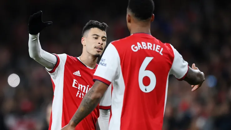 Gabriel Martinelli e Gabriel Magalhães jogando pelo Arsenal. Foto: Justin Setterfield/Getty Images