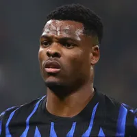 Liverpool busca Dumfries após lesão muscular de Frimpong